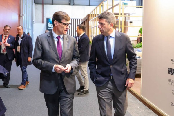 Mazón dice que se reunirá el lunes con Illa sobre el desarrollo del vehículo eléctrico
