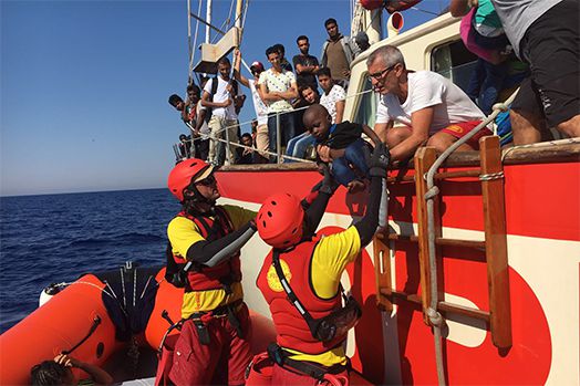 Italia se incauta del barco de la ONG española ProActiva Open Arms tras desembarcar a 218 inmigrantes