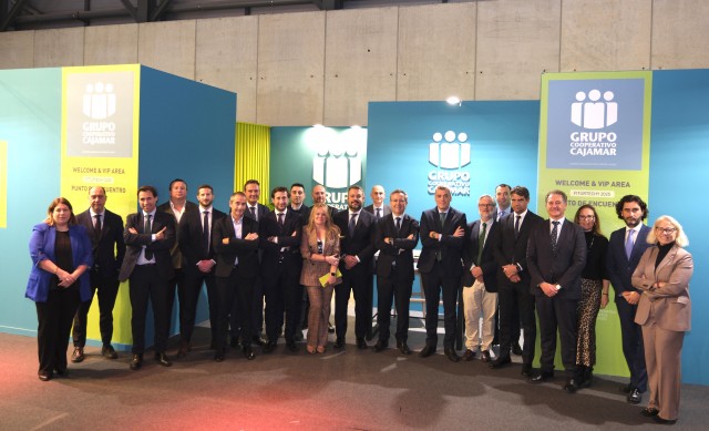Grupo Cajamar apoya a la industria turística valenciana en Fitur 2025

