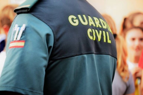 Detenidas tres personas en Algeciras con el ordenador de la abogada del novio de Ayuso
