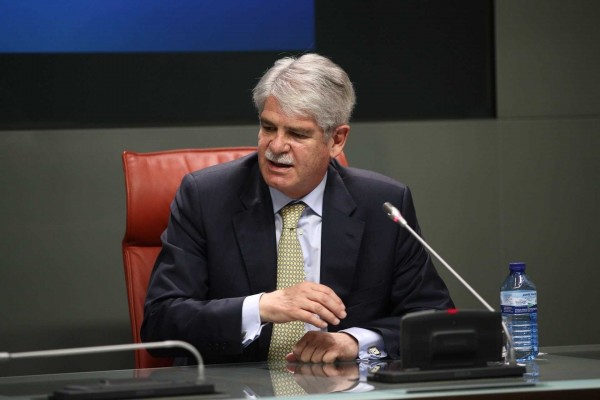 Dastis asegura que trabaja para 