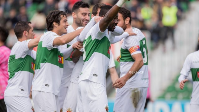 El Elche regresa a la segunda plaza tras 16 jornadas y tres entrenadores