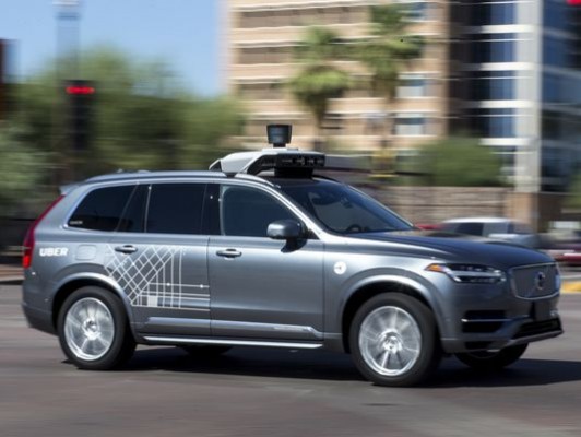 Un vehículo autónomo de Uber mata a un peatón en Arizona