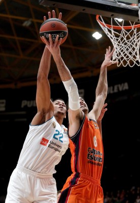 El coraje taronja supera al Real Madrid en Euroliga (96-88)