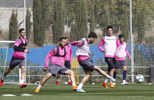 Campaña y Boateng entrenan con normalidad en la vuelta al trabajo del Levante