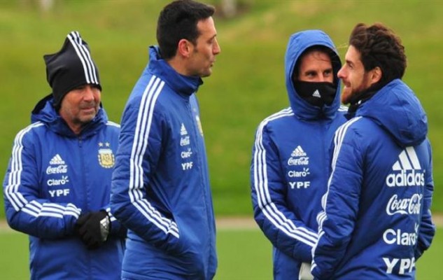 Sampaoli 'recluta' a Aimar para la absoluta