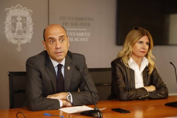 Echávarri continúa y defiende que el despido fue legal: 