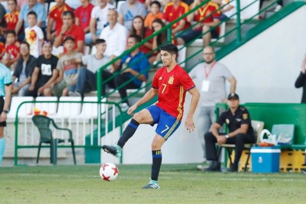 España defiende el pleno en Portadown con Carlos Soler de inicio