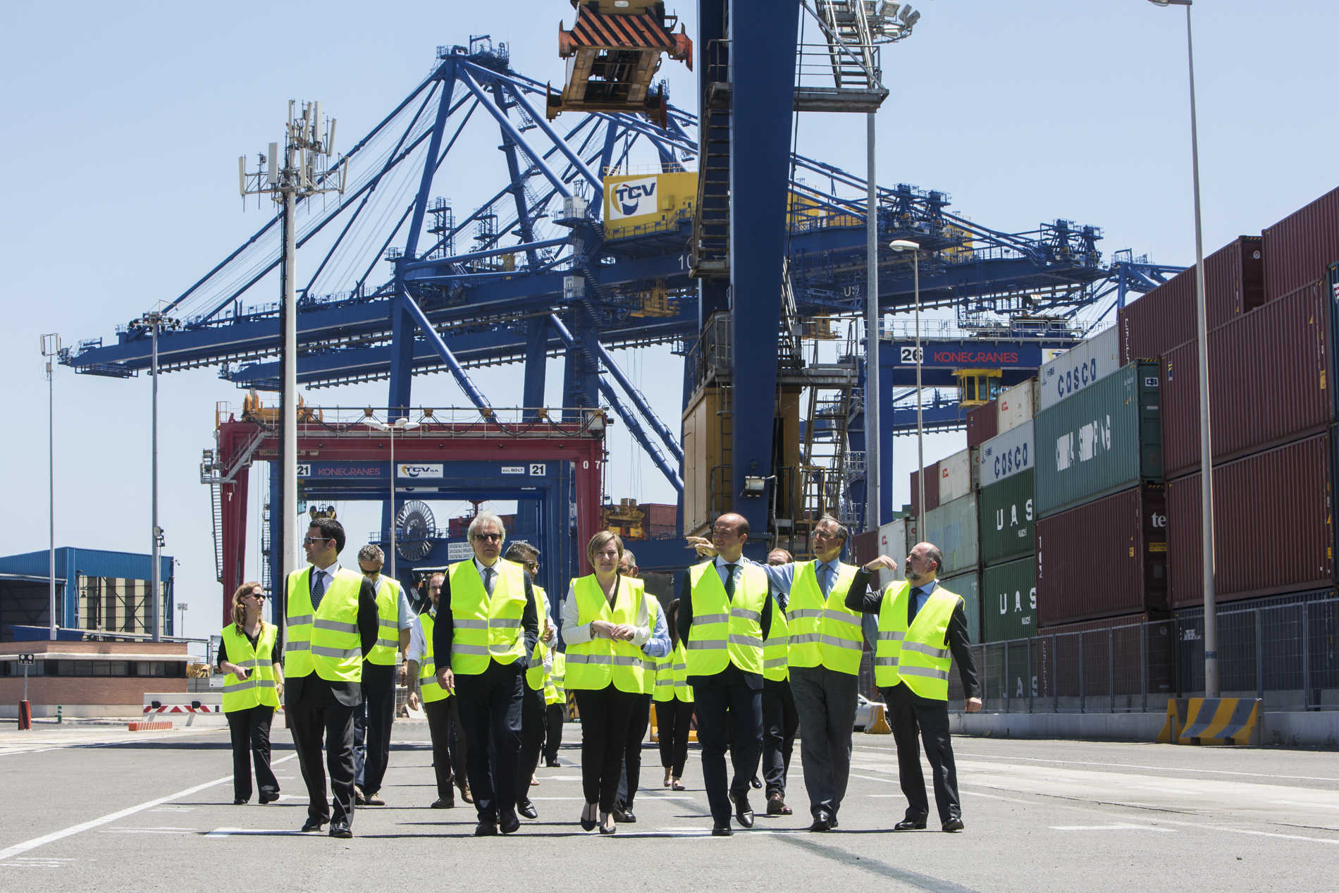 Ruta para enseñar a Europa deficiencias del Corredor Mediterráneo en València (Fotos: EVA MÁÑEZ)