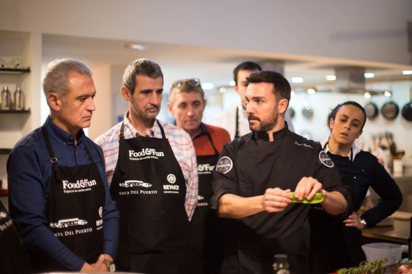 El primer 'cooking meeting' solamente para chicos corre a cargo de David Montero