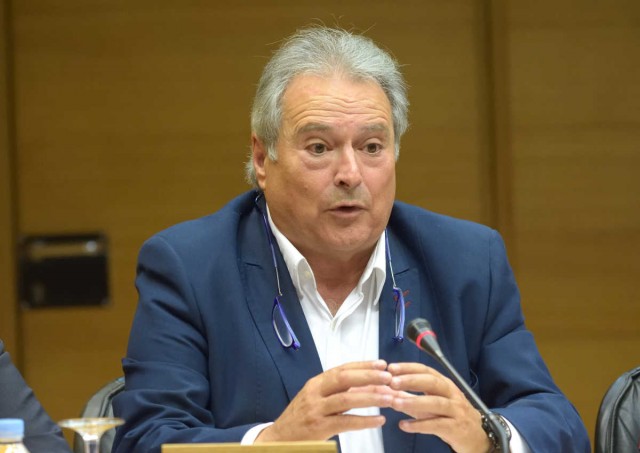 Rus niega una caja B en el PP valenciano y pone la mano en el fuego por Camps