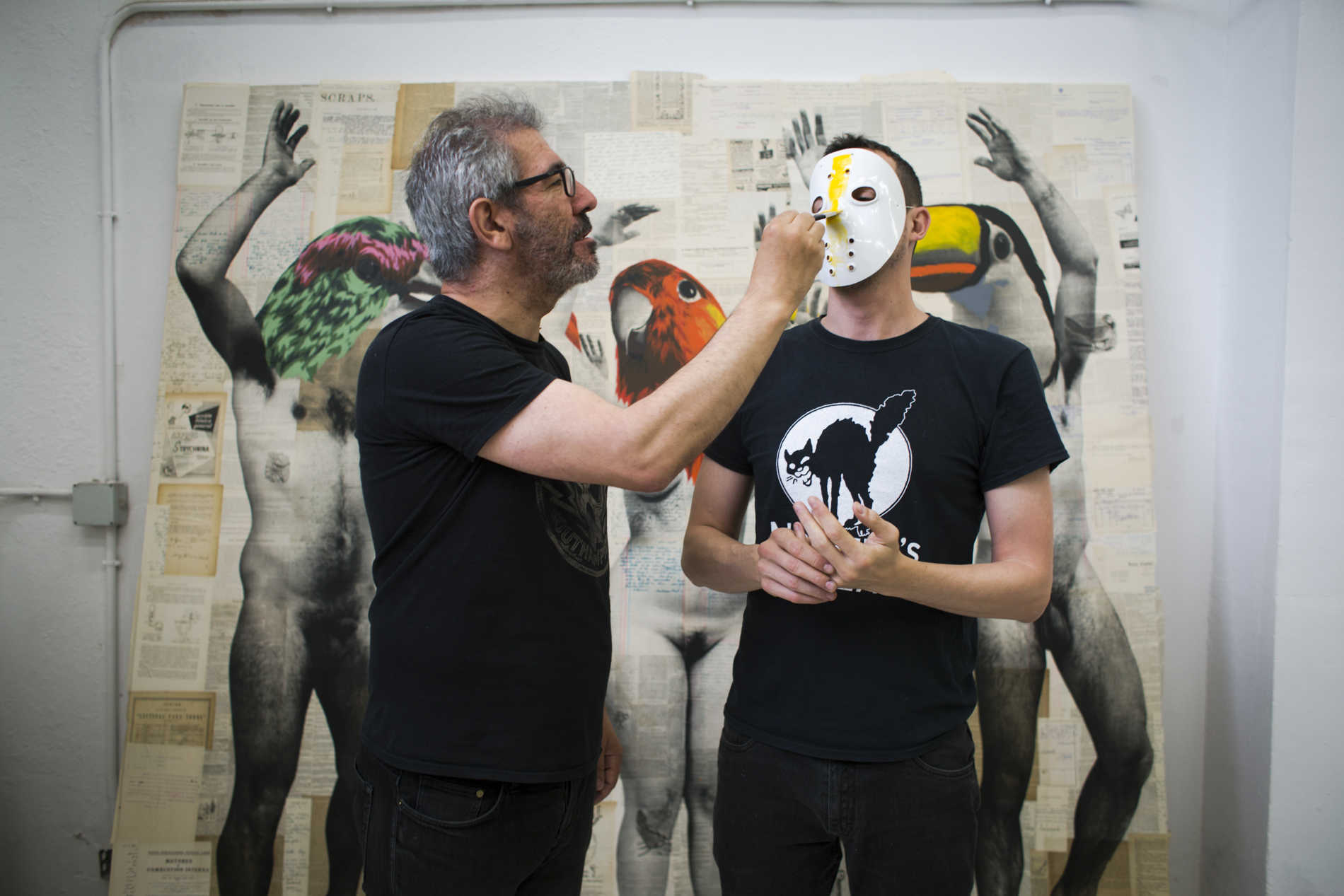 El trinquet de Vinz y Txema Rodríguez toma los muros del Centre del Carme (Fotos: ESTRELLA JOVER)