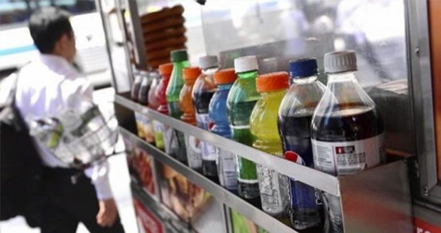 Los mayores de 45 años que toman muchas bebidas azucaradas tienen un mayor riesgo de muerte