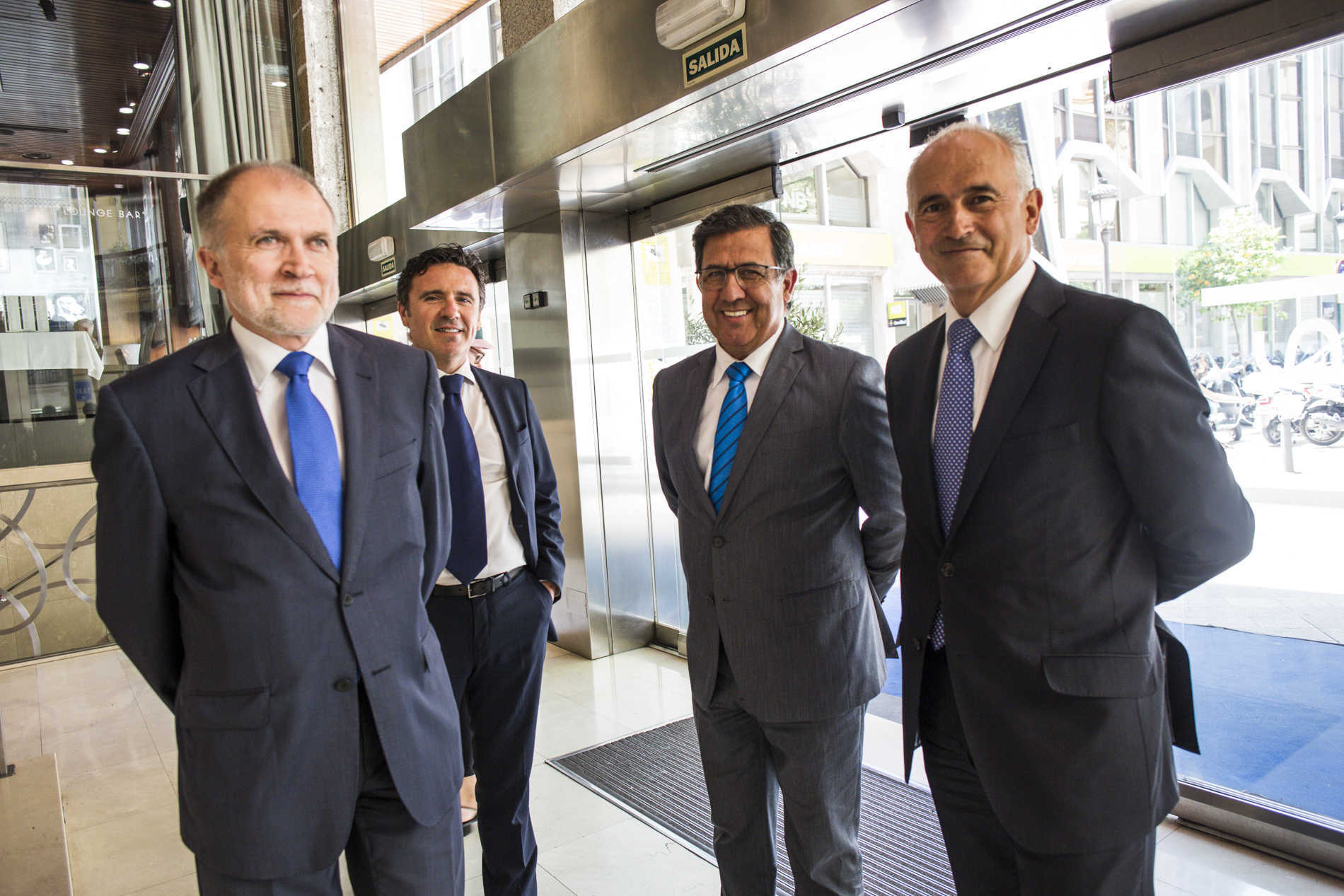 Conferencia de Sebastián Albella, presidente de la CNMV (Fotos: Eva Máñez)