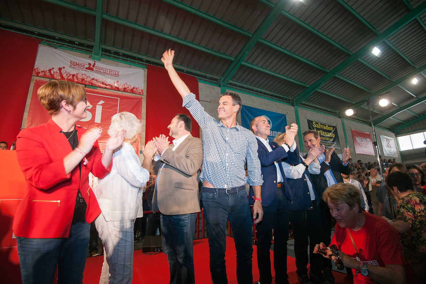 Pedro Sánchez presenta su candidatura al PSOE en Elche (Fotos: RAFA MOLINA)