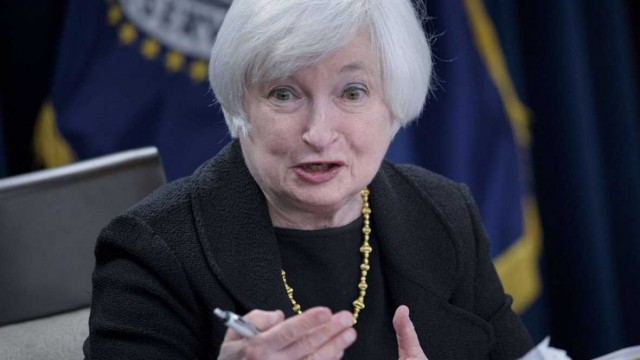 El Ibex 35 mantiene el tono firme a media sesión a la espera de la FED