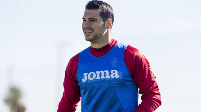 Andrés Fernández recibe el alta tras siete meses lesionado de la rodilla