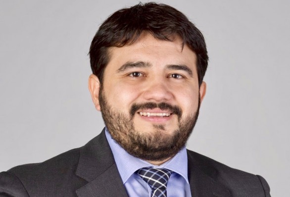 Gilberto Macías (Clarke): 