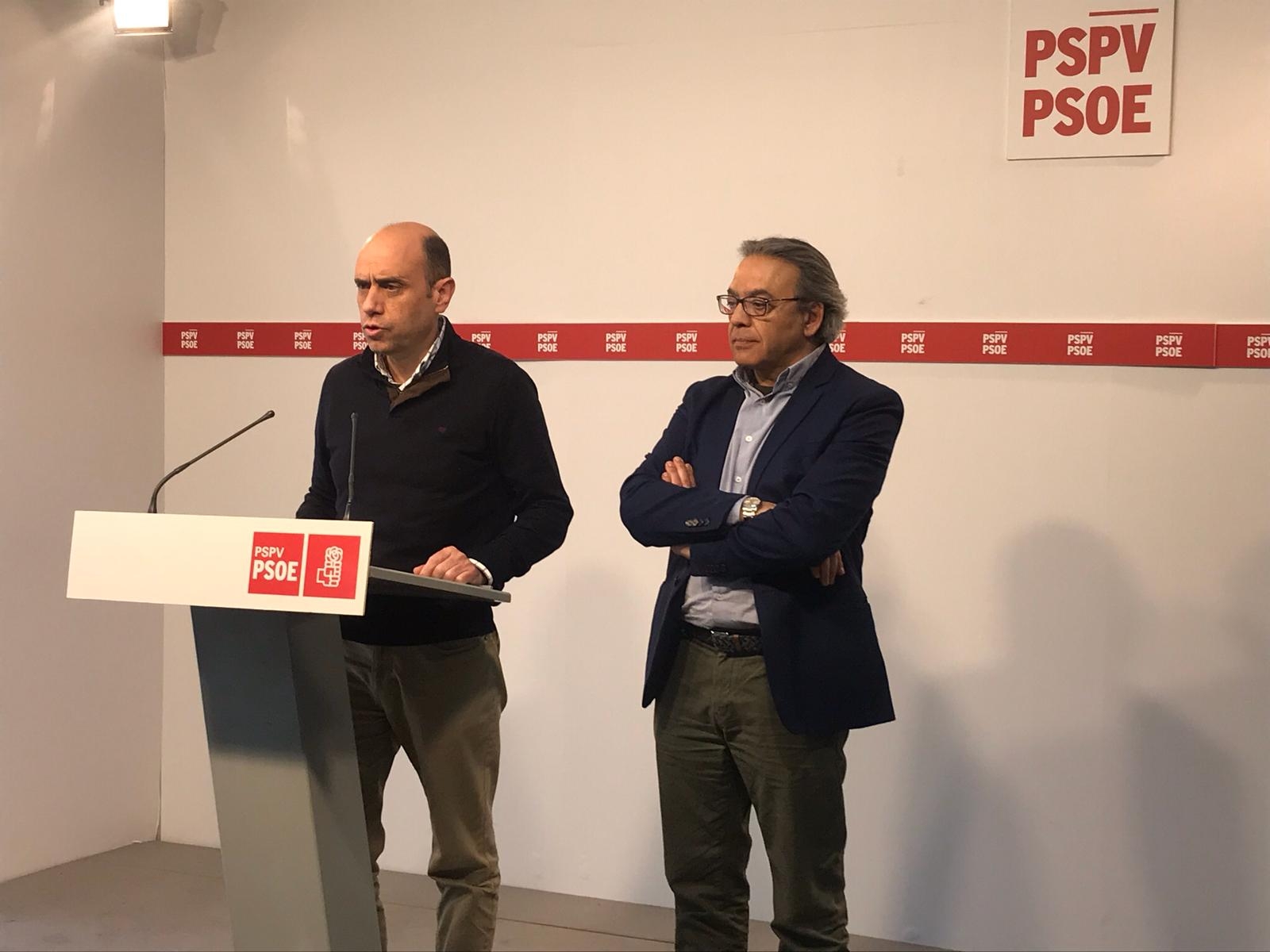 Echávarri firma su dimisión pero no se hará efectiva hasta el 9 de abril para recabar 15 votos