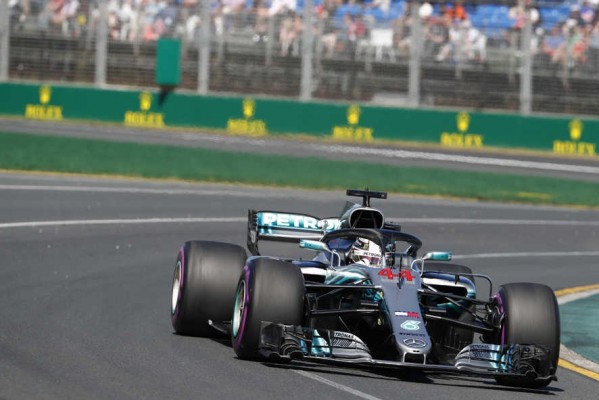 Hamilton se lleva la primera 'pole' de la temporada