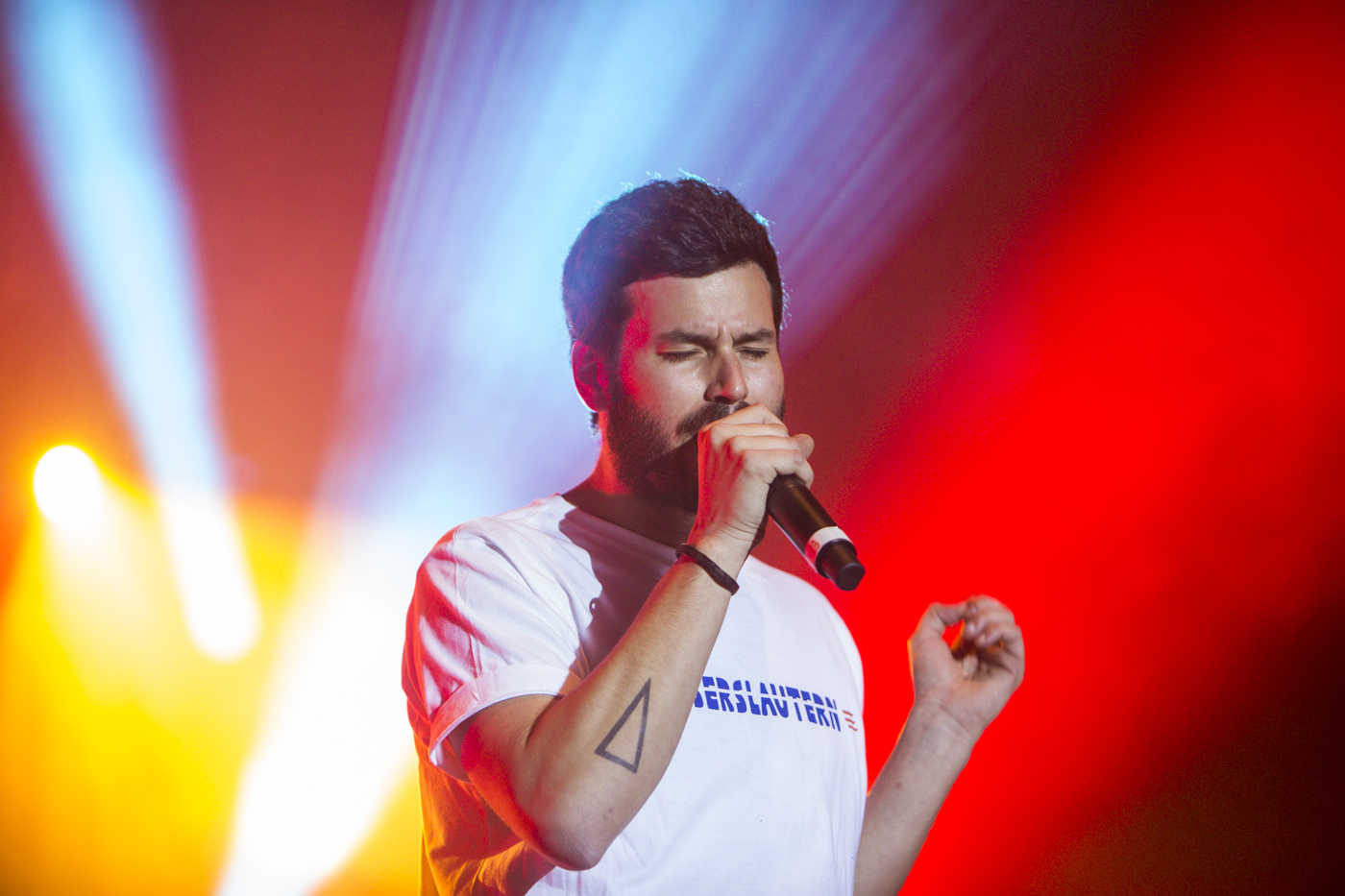 Taburete presentará 'El perro que fuma' en el Auditorio Roig Arena