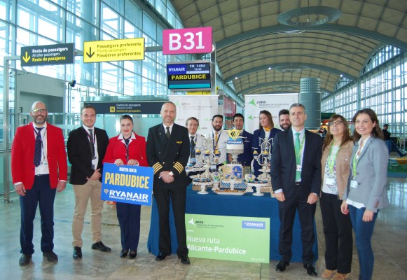 Ryanair inaugura su nueva ruta entre El Altet y la ciudad checa de Pardubice