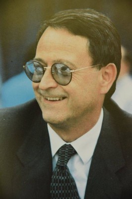 Fallece el histórico concejal del PSPV Enrique Real, presidente de la Junta Central Fallera