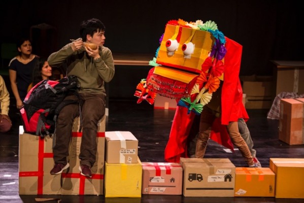 Entenen millor els menuts la diversitat? Una obra de teatre familiar ho esbrina