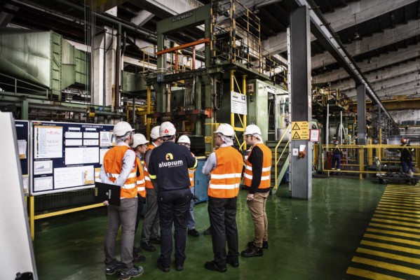 Aludium proyecta una ampliación de su planta en Alicante que creará 100 nuevos empleos