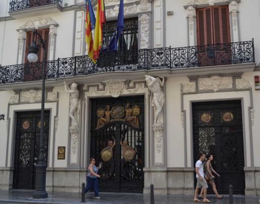 La Audiencia de Valencia avala el veto a la presencia de notario en una junta de vecinos