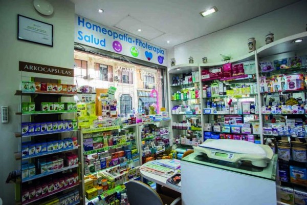 El Colegio de Médicos de Valencia apoya la homeopatía si la practican profesionales