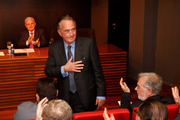 Riera, elegido con una contestación mínima, se marca el reto de 