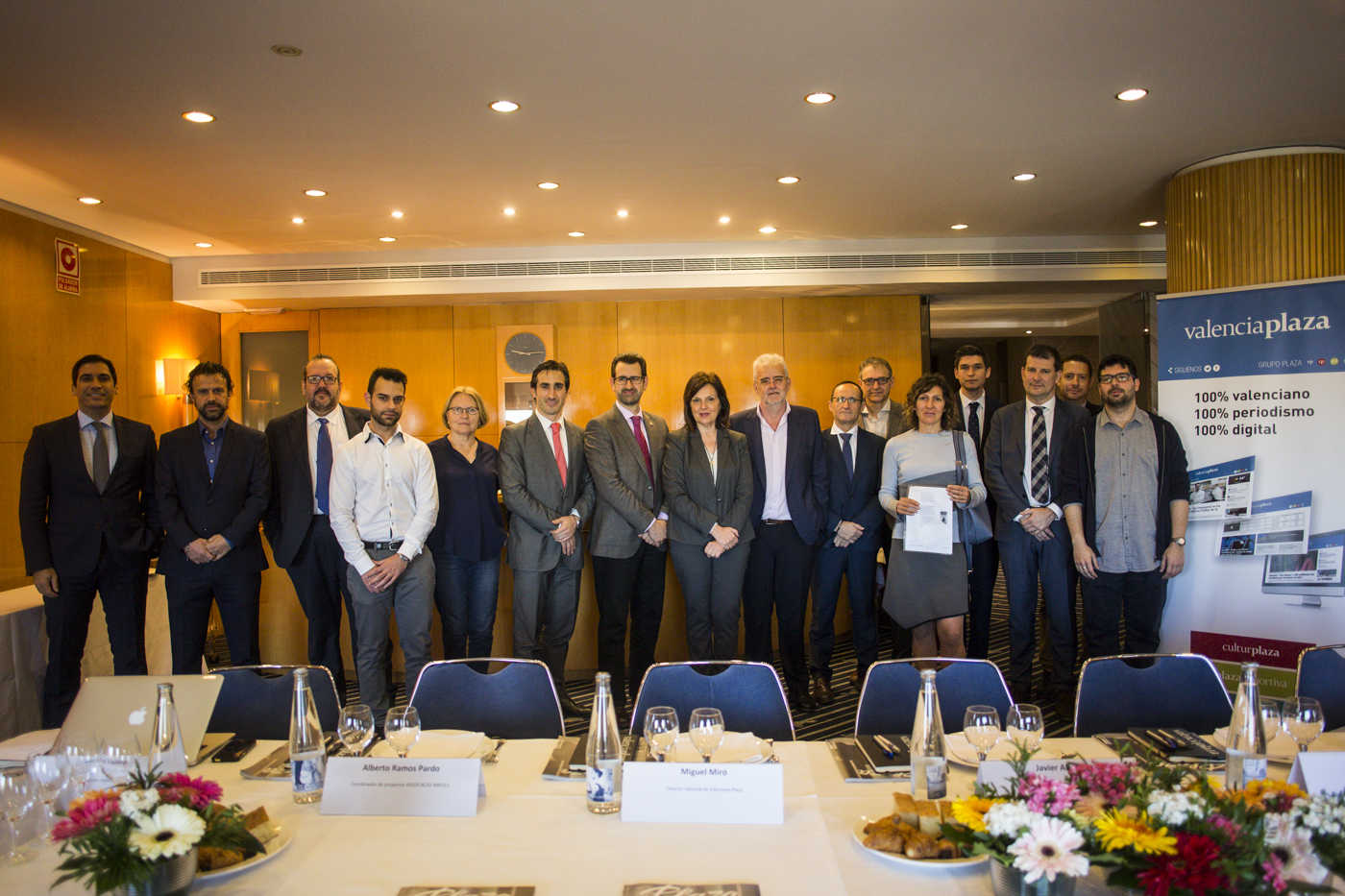 Desayuno sobre movilidad junto al Ayuntamiento de Quart de Poblet (Fotos: EVA MÁÑEZ)