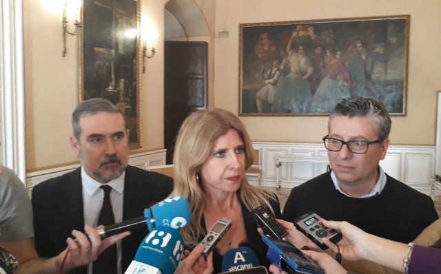 Montesinos concierta los contactos en busca de su investidura con la cúpula del PSPV