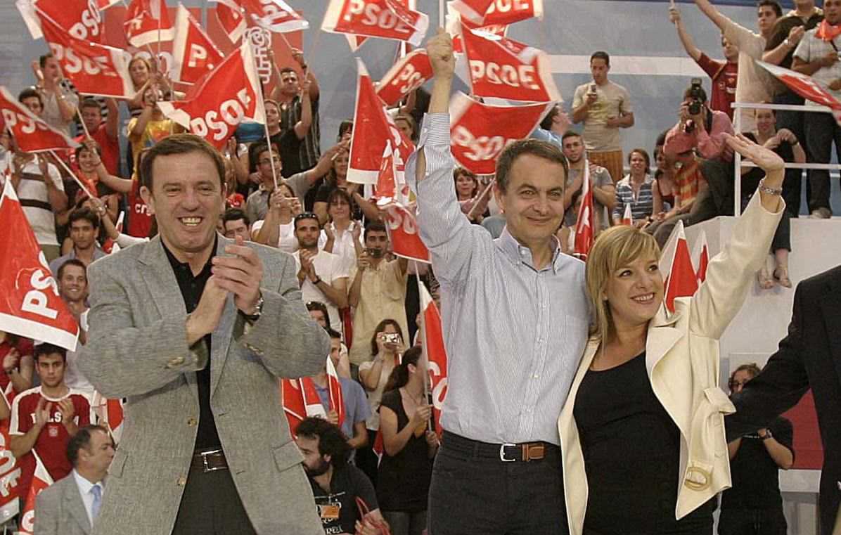 Pla, Zapatero y Etelvina Andreu, en un mitin de 2007. Foto: EFE/Manuel Lorenzo - 