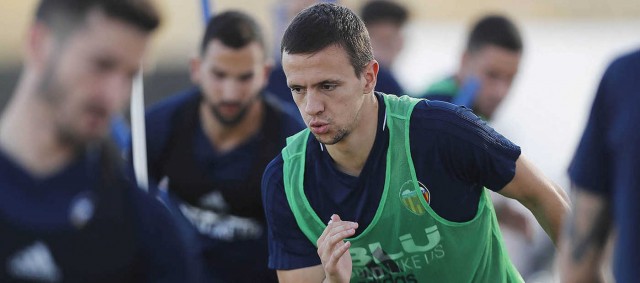 El Valencia trabaja con toda la plantilla tras regresar los internacionales