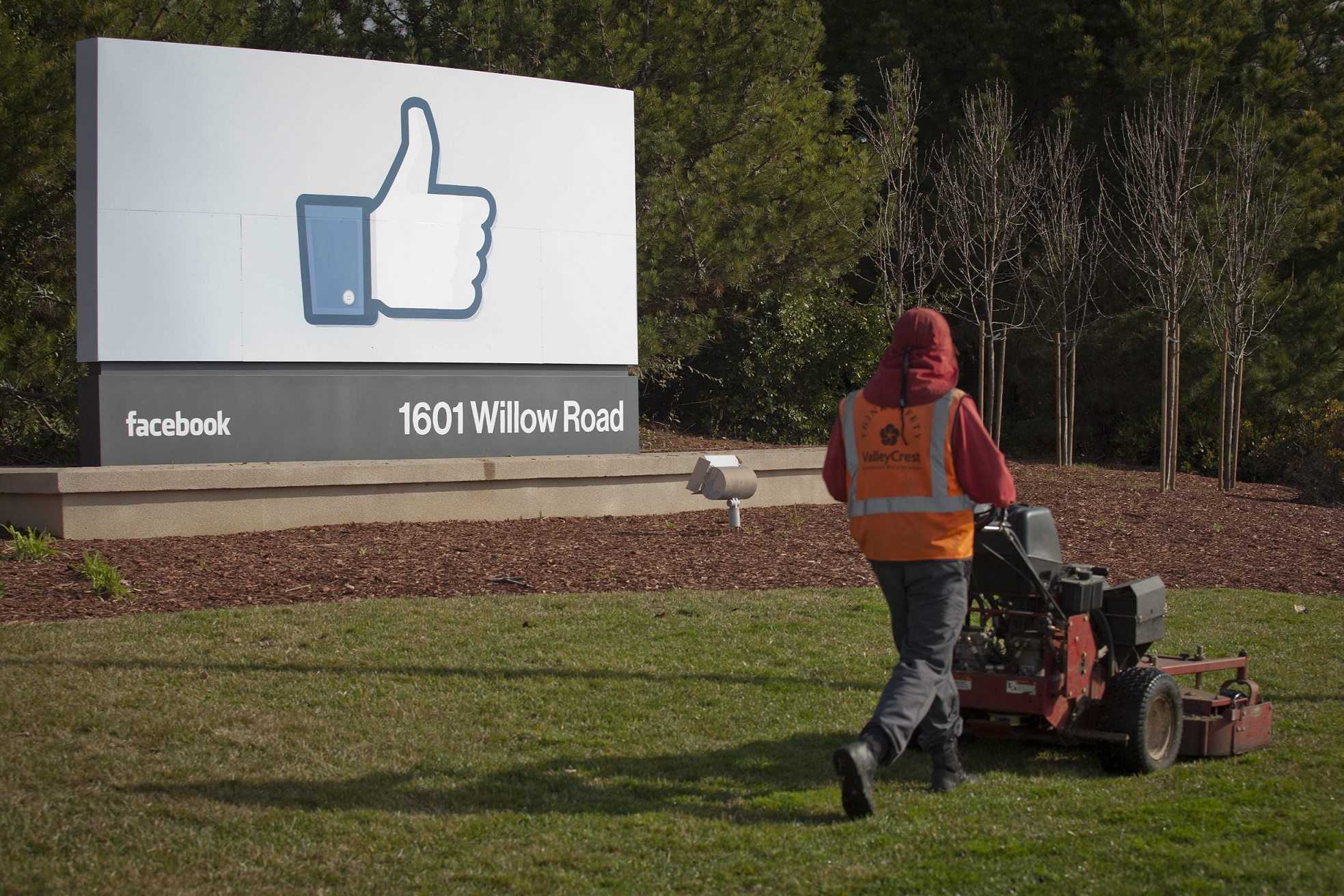 Cartel en la entrada de la sede de Facebook en Menlo Park, California. Foto: EFE - 