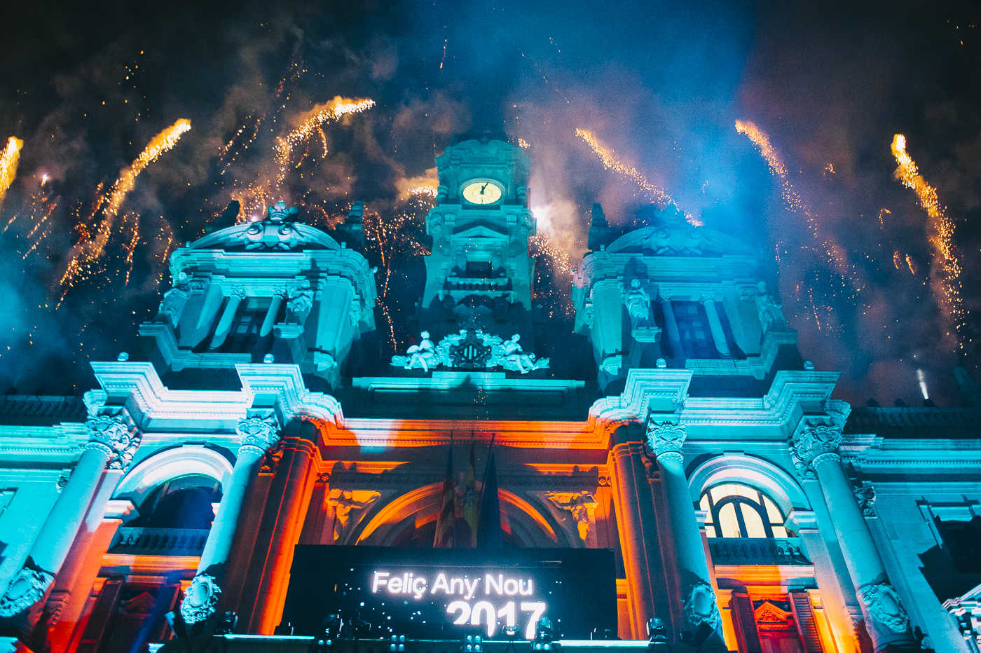 Nochevieja 2016/2017 en la plaza del Ayuntamiento de Valencia (Fotos: MER)