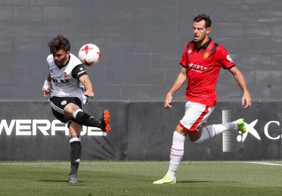 El enésimo petardazo del Mallorca acerca a Villarreal B y Elche a la opción de aspirar al campeonato