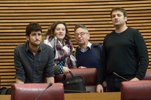 Podem anima a recuperar los cuatro hospitales privatizados tras la reversión del de Alzira


