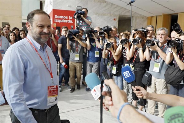 Ábalos defiende la actuación del PSPV en Alicante con la prioridad de que no volviera el PP 