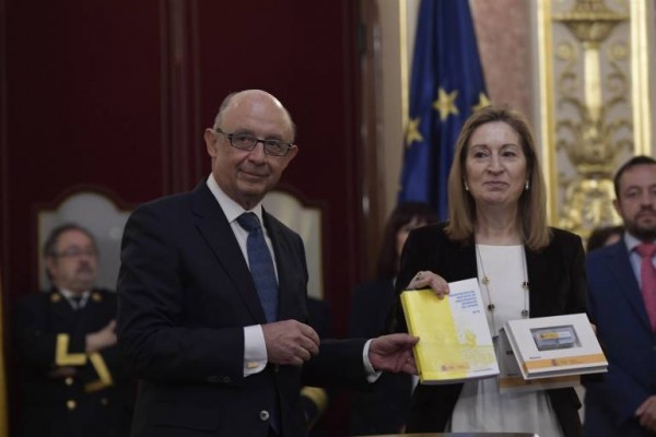 El Gobierno solo reestructurará la deuda de las comunidades que cumplan la deuda y el déficit