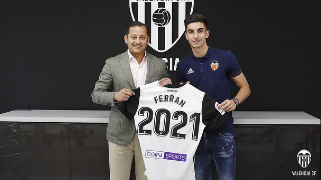 El Valencia renueva a Ferran Torres hasta 2021 con 100 millones de cláusula 