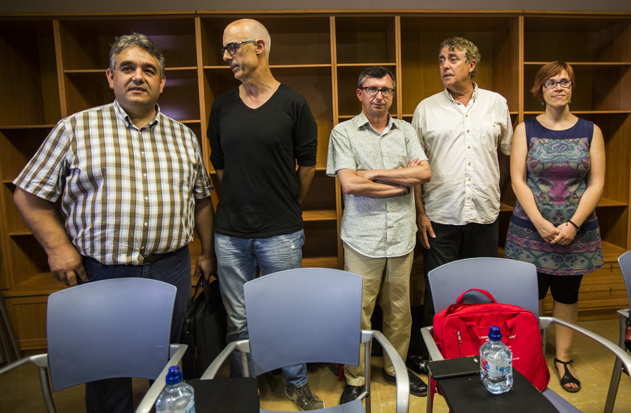Lluismi Campos (Bloc), Juliá Álvaro (Verds), Miquel Real (Iniciativa), Pasqual Mollà (Iniciativa) y Àgueda Micó (Bloc), durante la negociación del Pacto del Botánico .EVA MÁÑEZ - 