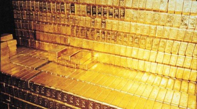 El oro se reivindica como valor refugio y toca máximos de hace un año