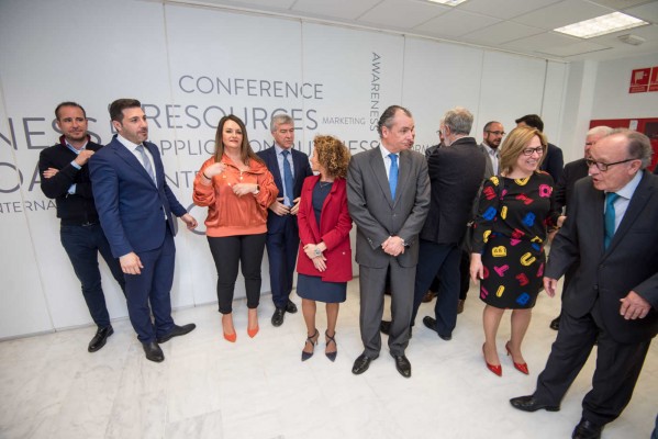 'Guerra de patronales': CEV y Uepal se lanzan a afianzar su representatividad en Alicante
