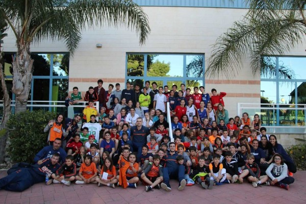 Sergi García y Hlinason visitan el Campus de Pascua de Valencia Basket