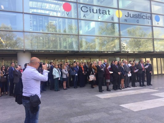 Jueces y fiscales piden independencia, revisión de la Oficina Judicial e implantar cargas máximas de trabajo