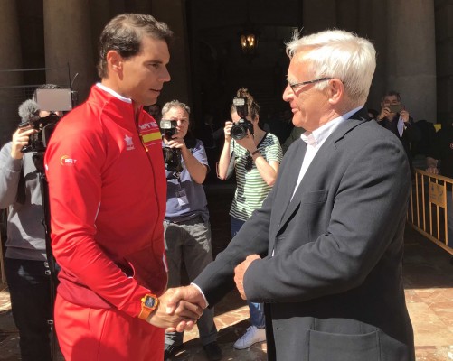 Rafa Nadal reaparece para liderar a España en la plaza de toros de Valencia