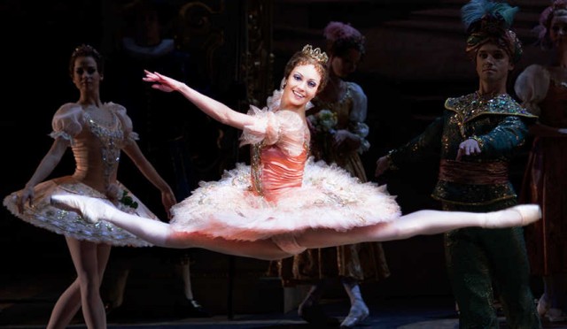 Nina Kaptsova, la primera bailarina del Teatro Bolshoi, muestra su nuevo ballet en València